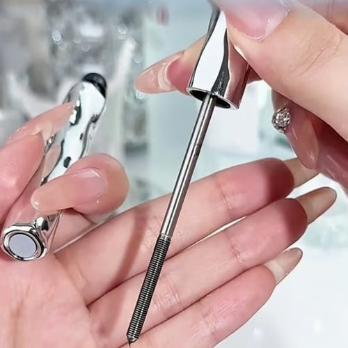 Meet the Curling Silver Stick Mascara: Your Shortcut to Lifted, Defined Lashes